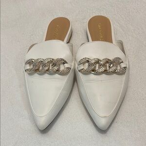 Shoe Dazzle White Mules with Chain Detail